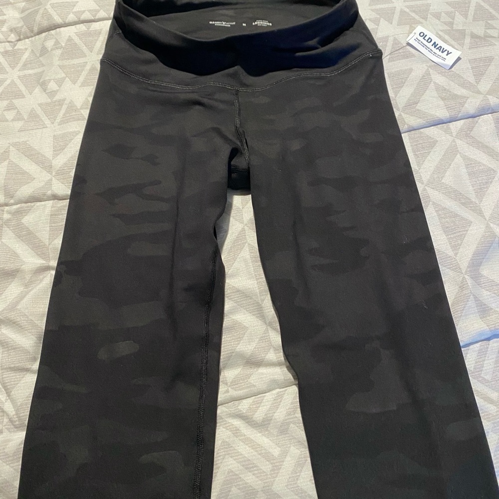 NEW old navy black camo print leggings